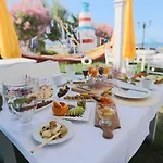 Cundavilla & Hotel 2*