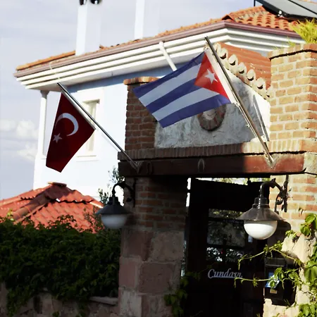 Cundavilla & Szálloda Ayvalı