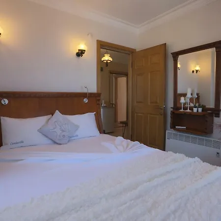 Cundavilla & Szálloda Ayvalı
