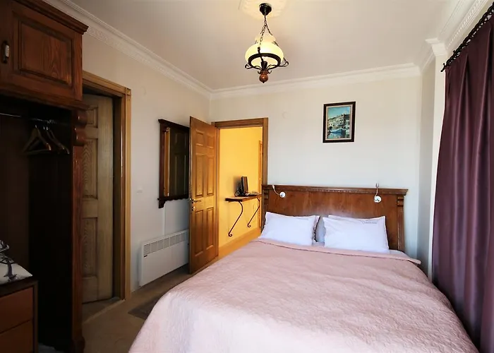 Hotel Cundavilla & 2*