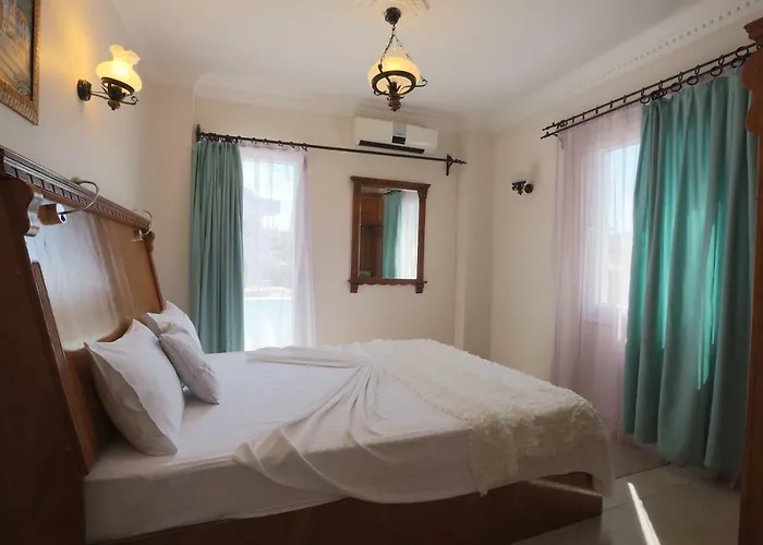 Cundavilla & Hotel 2*